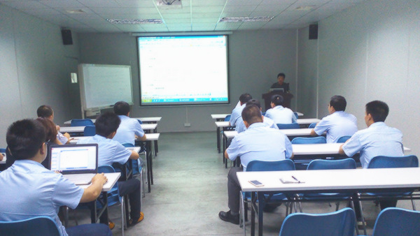 正睿咨詢(xún)專(zhuān)家老師對(duì)天行健管理者進(jìn)行專(zhuān)案改善培訓(xùn)