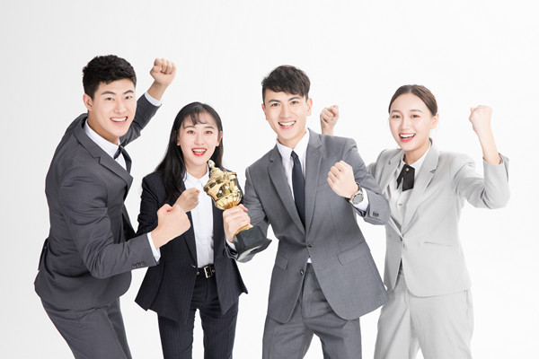 全面薪酬戰(zhàn)略實施：提升員工滿意度，提升企業(yè)績效