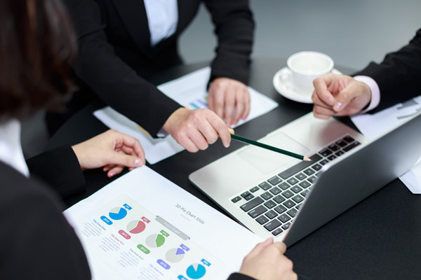 集團(tuán)管控的核心價(jià)值：資源整合、風(fēng)險(xiǎn)控制與協(xié)同發(fā)展