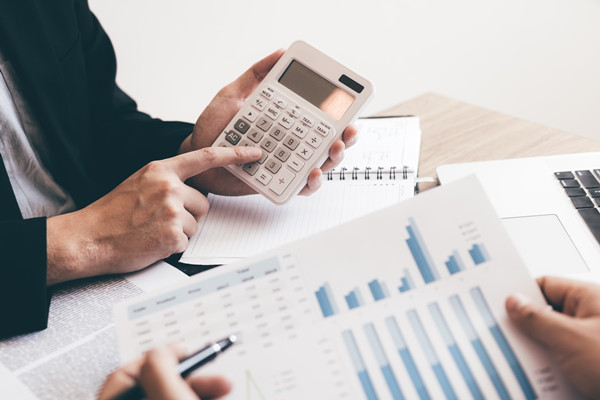 預(yù)算管理中的風(fēng)險(xiǎn)評(píng)估與應(yīng)對(duì)策略有哪些？