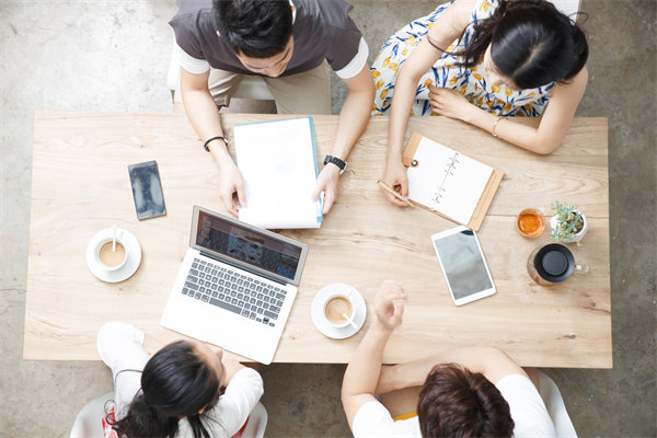 企業(yè)文化如何深度融合HR管理，增強(qiáng)團(tuán)隊凝聚力？