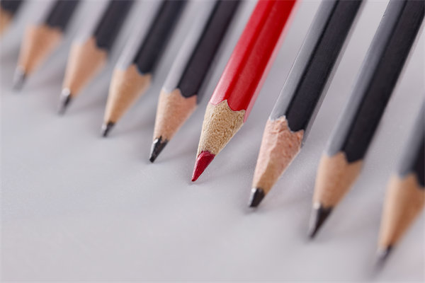 如何精準(zhǔn)定位市場(chǎng)，提升品牌差異化競(jìng)爭(zhēng)力？