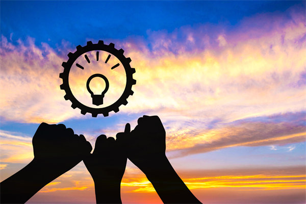 在全球化下，跨國企業(yè)如何規(guī)劃組織結(jié)構(gòu)與運(yùn)營模式？