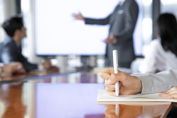 企業(yè)的會(huì)議管理制度不完善，如同虛設(shè)怎么辦？