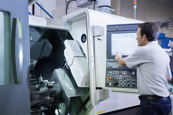 精益管理在提升產(chǎn)品質(zhì)量方面有哪些具體策略和方法？